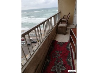 شقة مفروشة للايجار -سيدى بشر -برج طابا ١ -رؤية جانبية البحر
